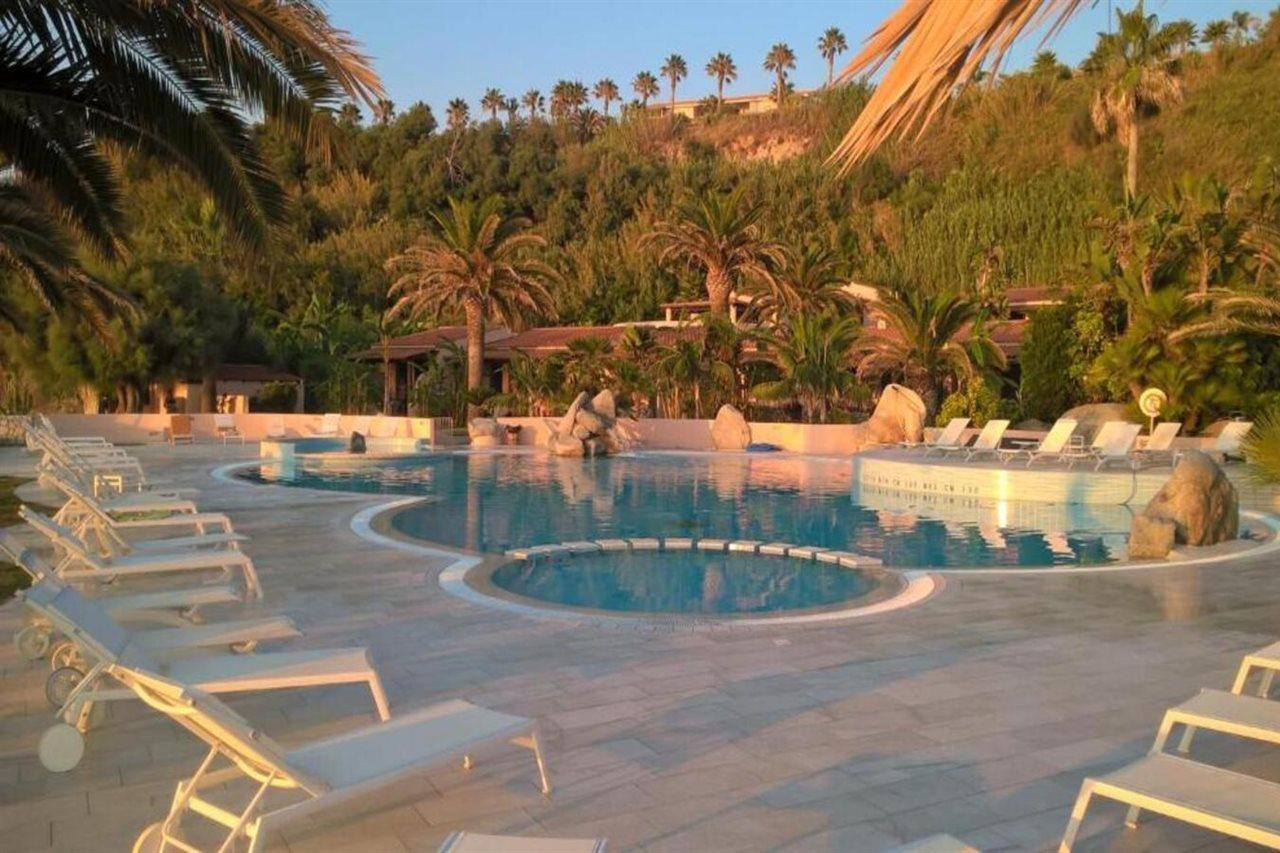 Hotel Villaggio Cala Di Volpe Капо Ватикано Екстериор снимка