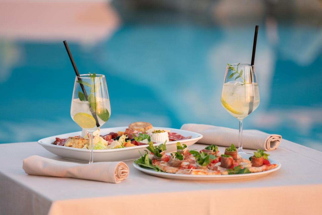 Hotel Villaggio Cala Di Volpe Капо Ватикано Екстериор снимка