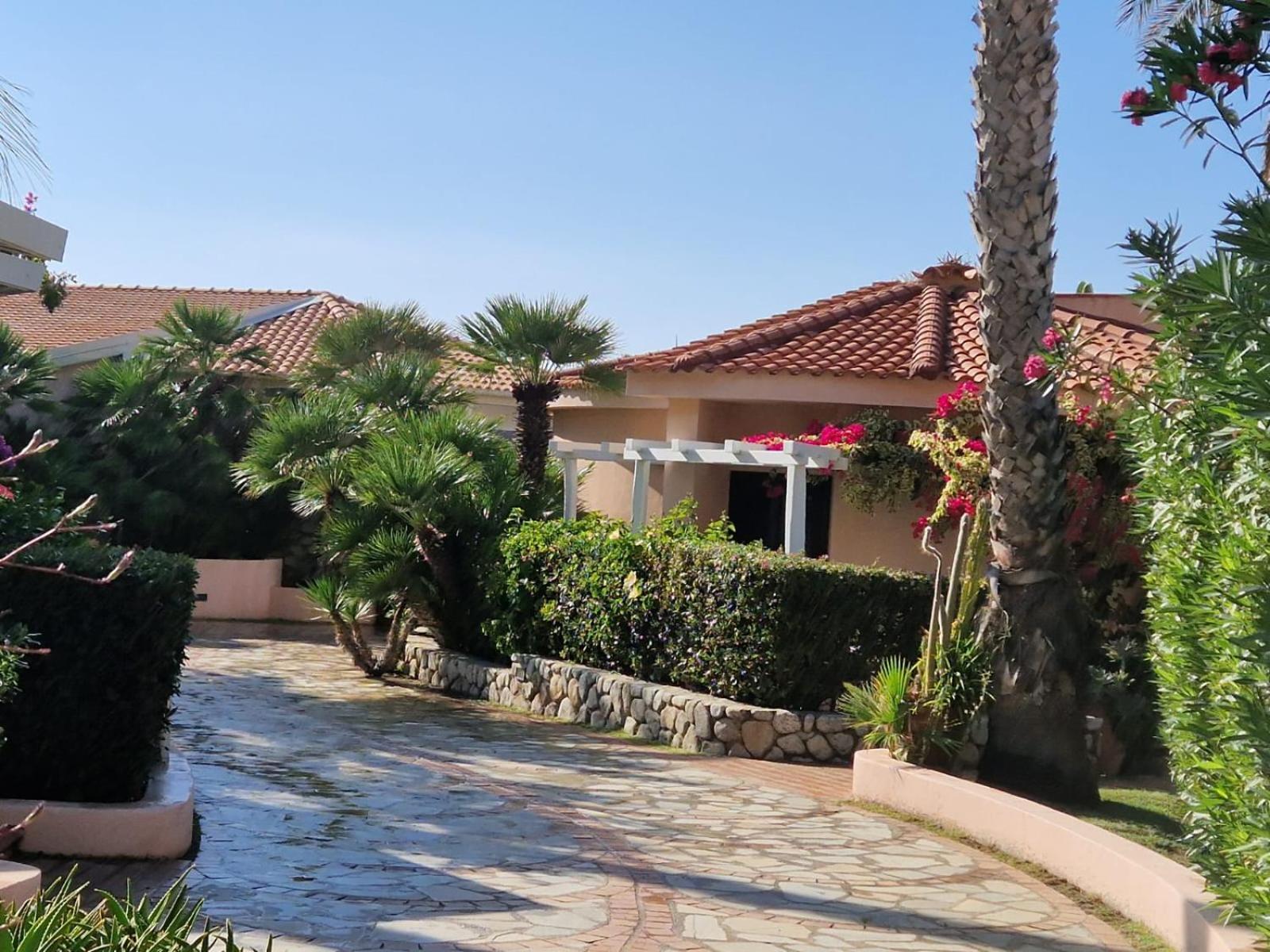 Hotel Villaggio Cala Di Volpe Капо Ватикано Екстериор снимка