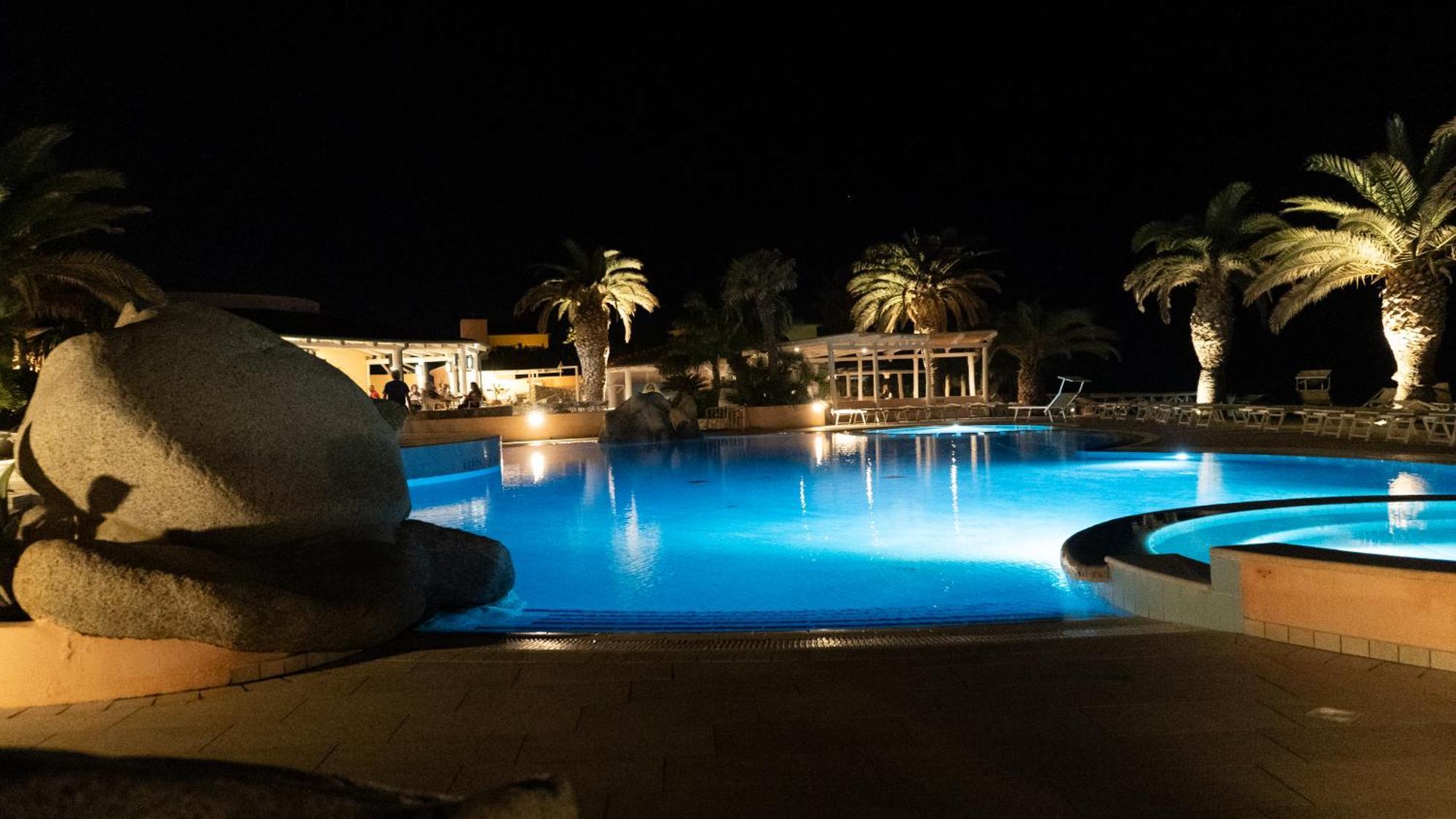 Hotel Villaggio Cala Di Volpe Капо Ватикано Екстериор снимка