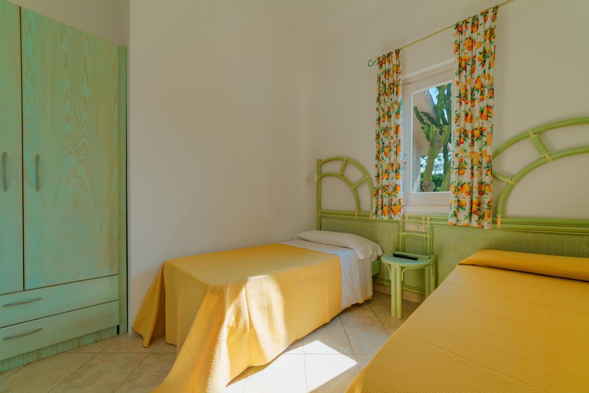 Hotel Villaggio Cala Di Volpe Капо Ватикано Екстериор снимка