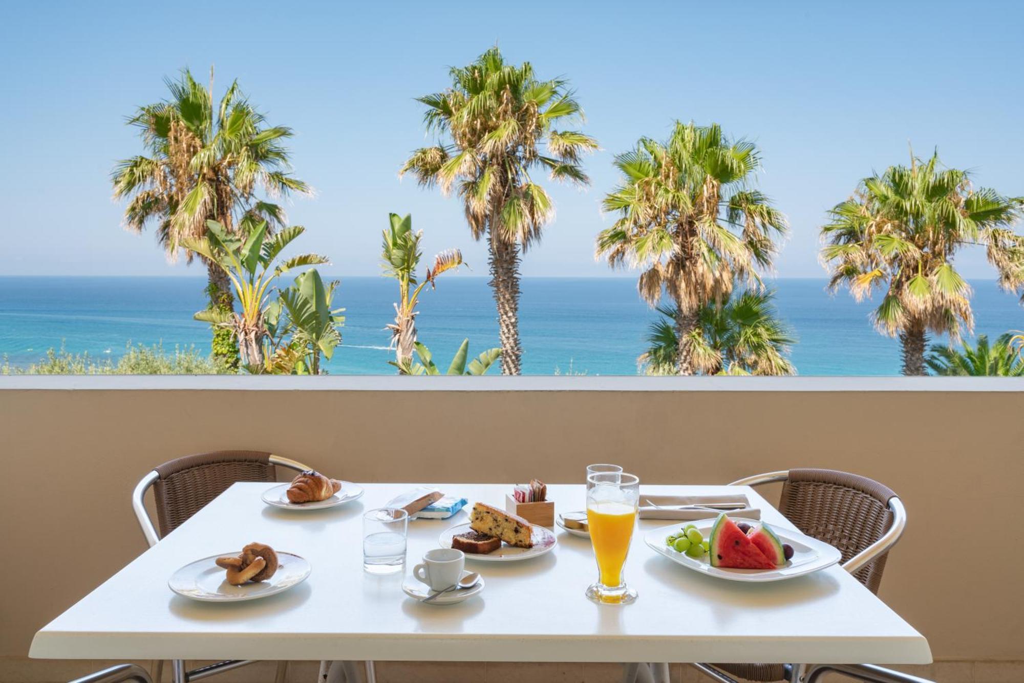 Hotel Villaggio Cala Di Volpe Капо Ватикано Екстериор снимка